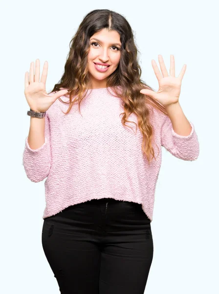 Joven Hermosa Mujer Con Suéter Rosa Mostrando Señalando Hacia Arriba — Foto de Stock