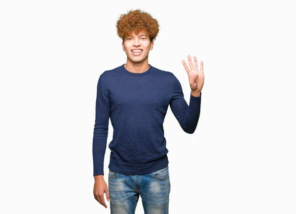 Jeune Homme Beau Avec Des Cheveux Afro Montrant Pointant Vers — Photo