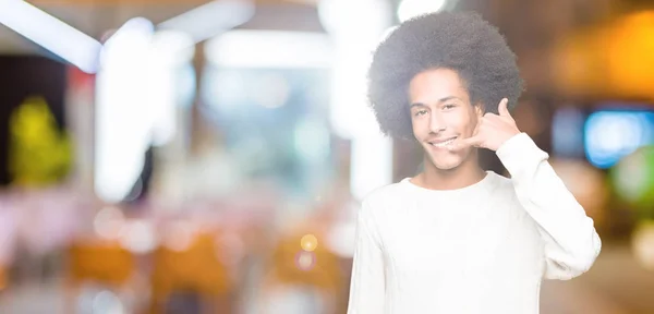 Młody Człowiek African American Afro Włosów Noszenia Zimowy Sweter Uśmiechający — Zdjęcie stockowe