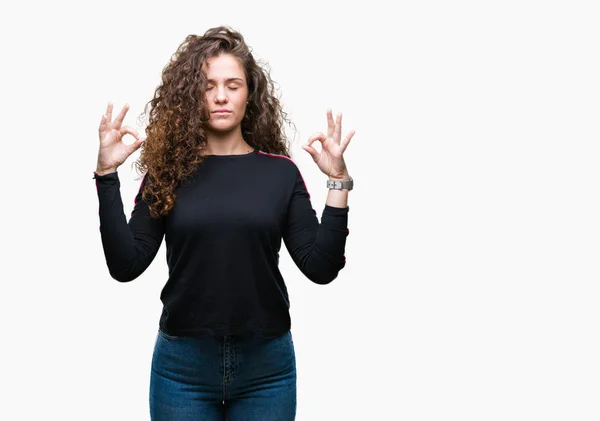 Schöne Junge Brünette Lockige Haare Mädchen Trägt Lässigen Blick Über — Stockfoto