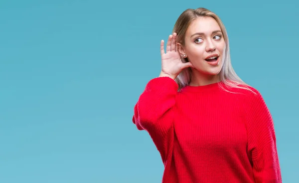 Ung Blond Kvinne Med Vintergenser Isolert Bakgrunn Smiler Med Hånden – stockfoto