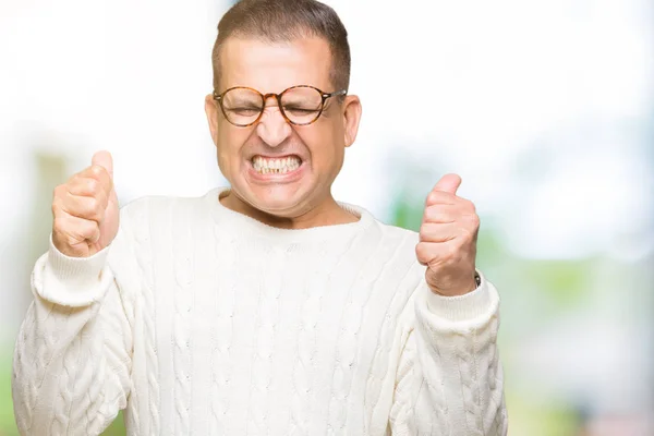 Hombre Árabe Mediana Edad Con Gafas Sobre Fondo Aislado Emocionado — Foto de Stock