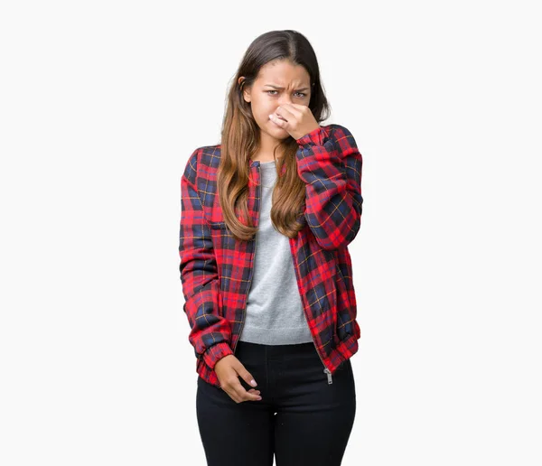 Jovem Mulher Bonita Morena Vestindo Uma Jaqueta Sobre Fundo Isolado — Fotografia de Stock