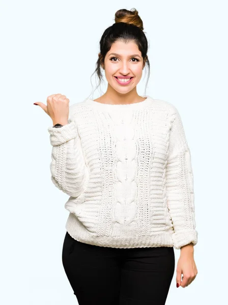 Jovem Mulher Bonita Vestindo Camisola Inverno Sorrindo Com Rosto Feliz — Fotografia de Stock