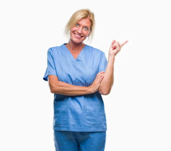 Mujer Rubia Mediana Edad Vistiendo Uniforme Enfermera Médica Sobre Fondo —  Fotos de Stock