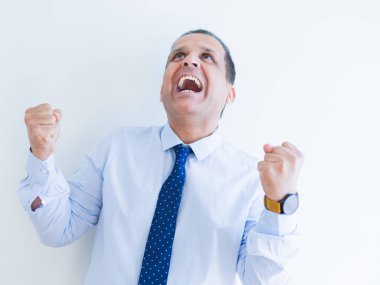 Kutluyor ve succ için mutlu çığlık orta yaş iş adamı