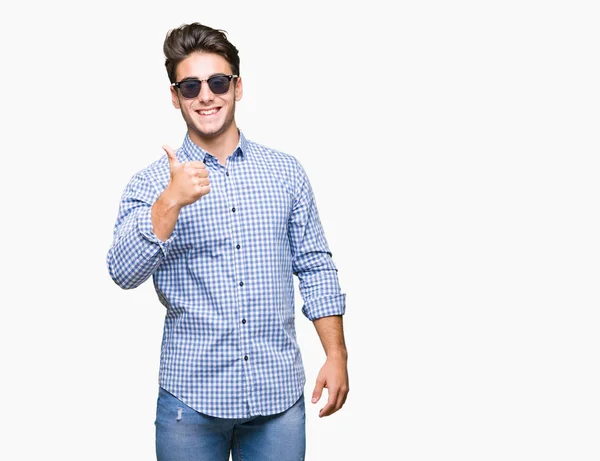 Joven Hombre Guapo Con Gafas Sol Sobre Fondo Aislado Haciendo —  Fotos de Stock