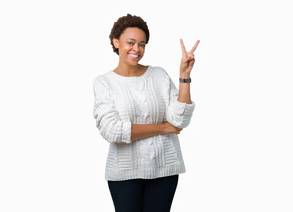 Mooie Jonge African American Vrouw Trui Dragen Geïsoleerde Achtergrond Glimlachend — Stockfoto