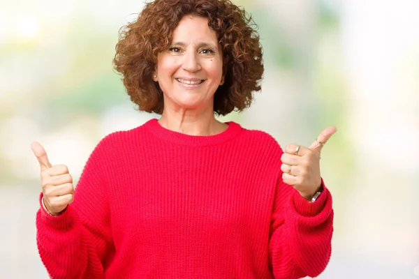 Belo Meio Ager Mulher Sênior Camisola Inverno Vermelho Sobre Isolado — Fotografia de Stock