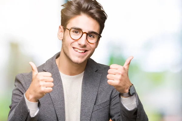 Joven Hombre Negocios Con Gafas Sobre Signo Éxito Fondo Aislado —  Fotos de Stock