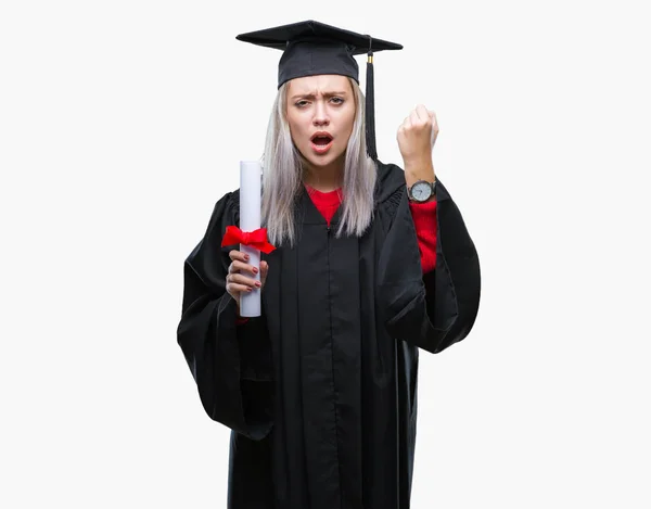 Unga Blonda Kvinnan Bär Graduate Uniform Holding Grad Över Isolerade — Stockfoto