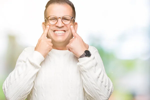 Homem Árabe Meia Idade Usando Óculos Sobre Fundo Isolado Sorrindo — Fotografia de Stock