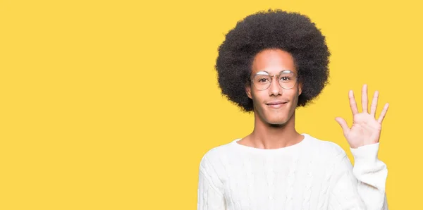 Jeune Homme Afro Américain Aux Cheveux Afro Portant Des Lunettes — Photo