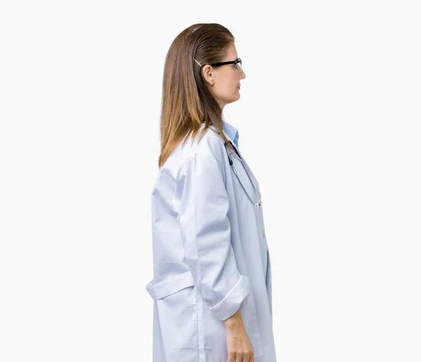 Medioevo Donna Medico Maturo Indossa Cappotto Medico Sfondo Isolato Cercando — Foto Stock