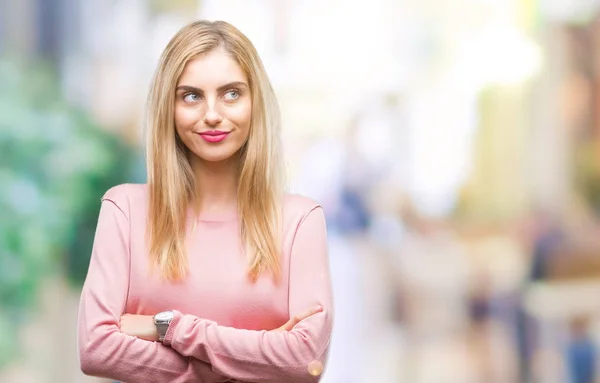 Joven Hermosa Mujer Rubia Con Suéter Invierno Rosa Sobre Fondo —  Fotos de Stock