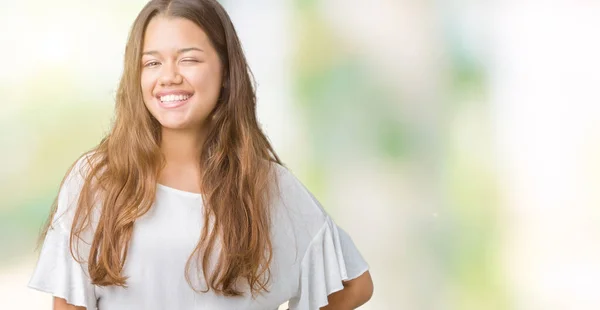 Ung Vacker Brunett Affärskvinna Över Isolerade Bakgrund Winking Tittar Kameran — Stockfoto