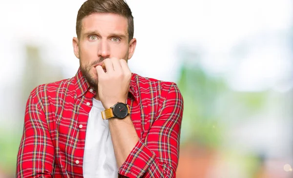 Hombre Guapo Con Camisa Casual Que Estresado Nervioso Con Las —  Fotos de Stock