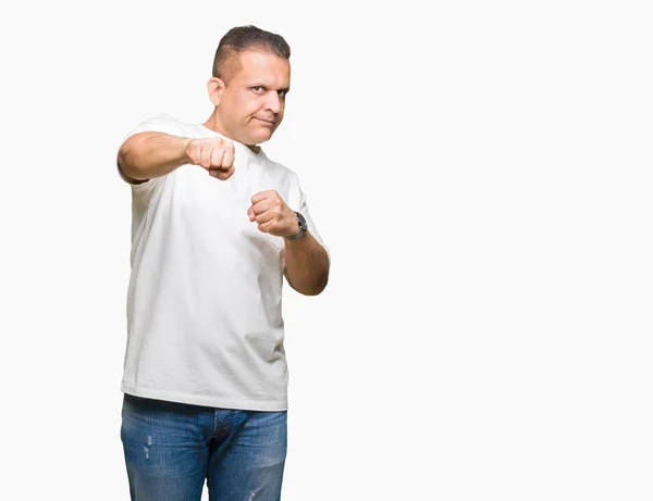 Camiseta Blanca Wearig Del Hombre Árabe Edad Media Sobre Fondo — Foto de Stock