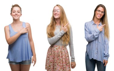 Kolaj izole arka neşeli sarışın kadınlar Grubu'nun bir gülümseme ile el ve parmak kadar kameraya bakarak yüzündeki mutlu ve doğal ifade ile yan ile işaret eden yüz.
