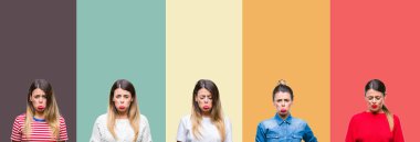 Genç güzel kadın vintage renkli arka plan üzerinde kolaj depresif ve kızgın ve korkmuş ağlıyor sıkıntı için endişeleniyorum. Üzgün ifade.