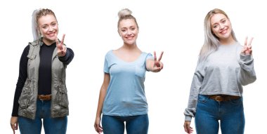 Mutlu yüz zafer işareti yaparken kameraya göz kırpıyor ile gülümseyen izole arka plan güzel sarışın genç kadın kolaj. İki numaralı.