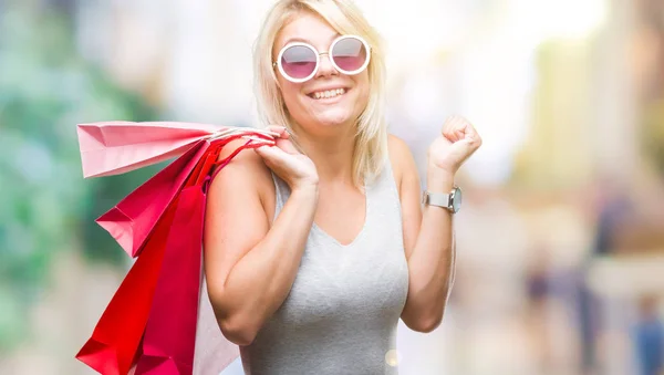 Unga Vackra Blonda Kvinnan Shopping Innehav Påsar Vid Försäljning Över — Stockfoto