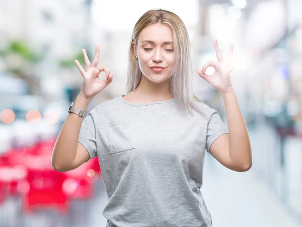 Mladá Blond Žena Izolované Pozadí Relaxovat Usmívá Očima Uzavřené Vede — Stock fotografie