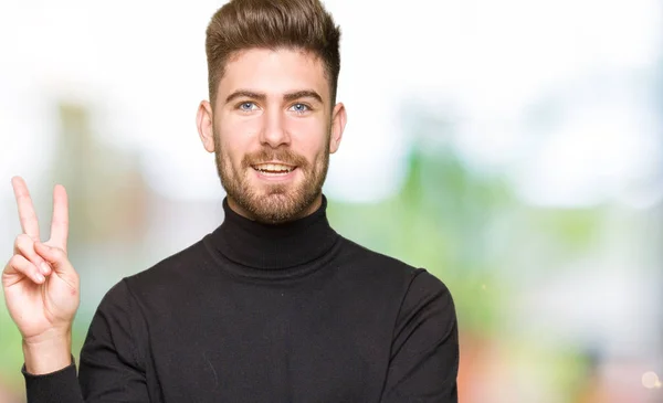 Jovem Homem Loiro Bonito Vestindo Camisola Inverno Sorrindo Com Rosto — Fotografia de Stock