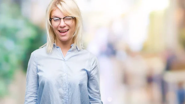 Mladá Krásná Blondýna Obchodních Žena Nosí Brýle Izolované Pozadí Mrkání — Stock fotografie