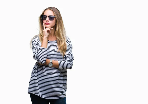 Young Beautiful Blonde Woman Wearing Sunglasses Isolated Background Hand Chin — Stock Photo, Image