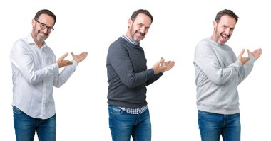 Üst düzey yakışıklı beyaz izole arka plan açık el ile doğal gülümseyen girmek için davet üzerine kolaj