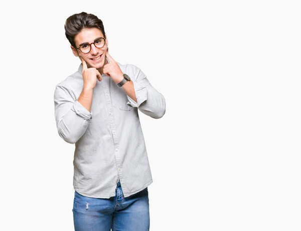Jovem Homem Bonito Vestindo Óculos Sobre Fundo Isolado Sorrindo Com — Fotografia de Stock