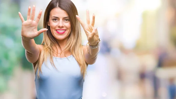 Jonge Mooie Elegante Zakenvrouw Onscherpe Achtergrond Weergeven Met Vingers Omhoog — Stockfoto