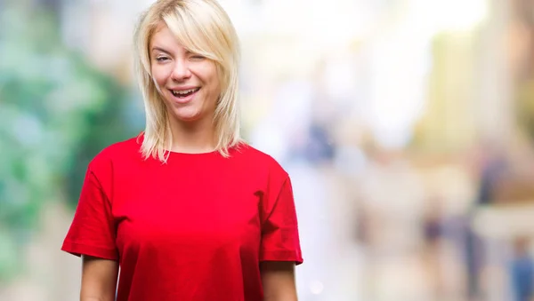 Ung Vacker Blond Kvinna Klädd Röd Shirt Över Isolerade Bakgrund — Stockfoto