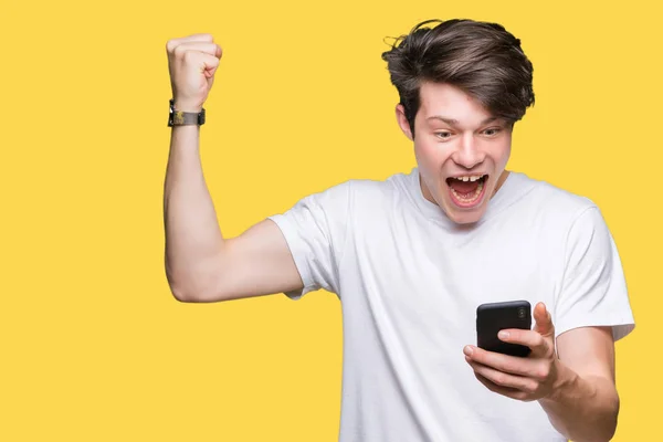 Fiatal Ember Használ Smartphone Mint Elszigetelt Háttér Nagyon Boldog Izgatott — Stock Fotó