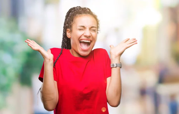 Giovane Capelli Intrecciati Ragazza Afroamericana Sfondo Isolato Celebrando Pazzo Stupito — Foto Stock