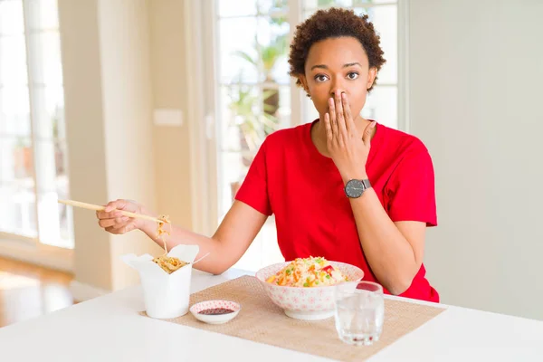 Young African American Woman Afro Hair Eating Asian Food Home — Stock Photo, Image
