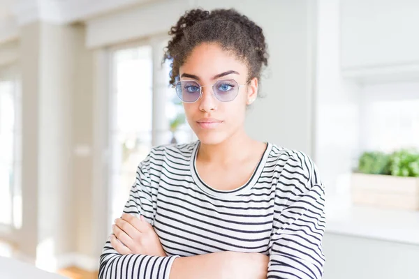 Beautiful Young African American Woman Afro Hair Wearing Glasses Relaxed — Stock Photo, Image