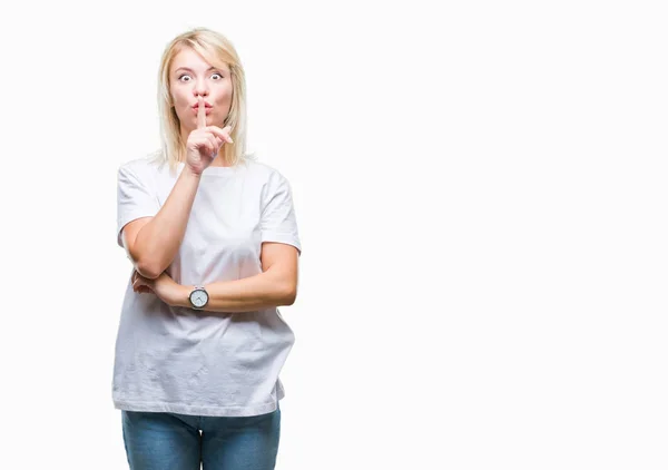 Jonge Mooie Blonde Vrouw Met Witte Shirt Geïsoleerde Achtergrond Vragen — Stockfoto