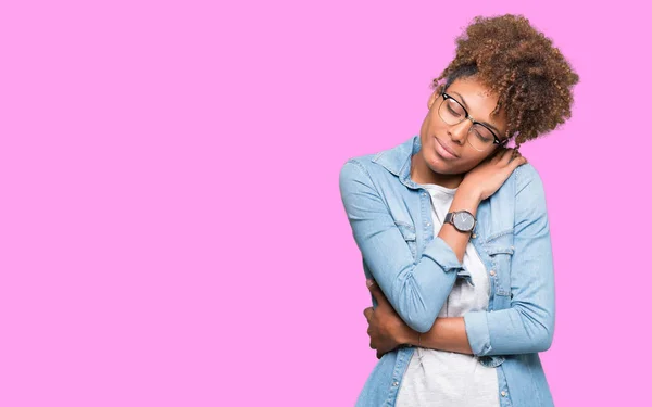 Beautiful Young African American Woman Wearing Glasses Isolated Background Hugging — Stock Photo, Image