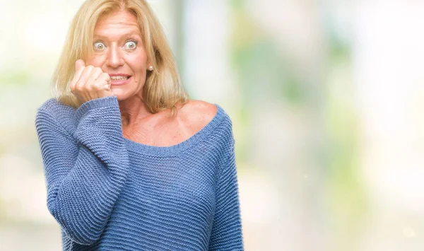 Mulher Loira Meia Idade Usando Camisola Inverno Sobre Fundo Isolado — Fotografia de Stock