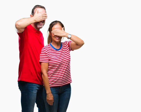 Pareja Hispana Mediana Edad Enamorada Sobre Fondo Aislado Sonriendo Riendo — Foto de Stock