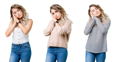 Genç güzel sarışın kız uyku yorgun hayal ve ellerle birlikte poz ile kapalı gözler gülümseyen izole arka plan üzerine kolaj.