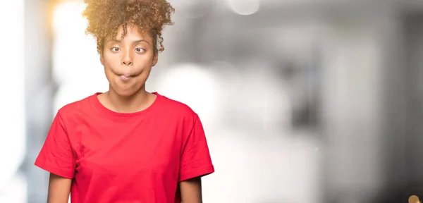 Bella Giovane Donna Afroamericana Sfondo Isolato Rendendo Faccia Pesce Con — Foto Stock