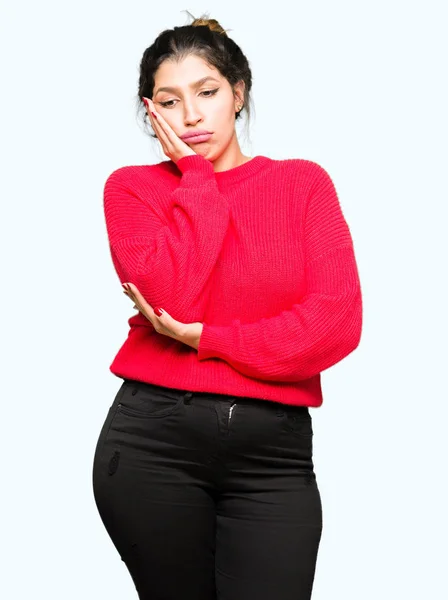 Junge Schöne Frau Rotem Pullover Und Dutt Denken Müde Und — Stockfoto