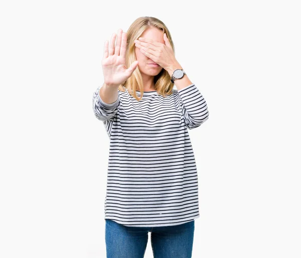 Schöne Junge Frau Strickpullover Über Isoliertem Hintergrund Die Die Augen — Stockfoto