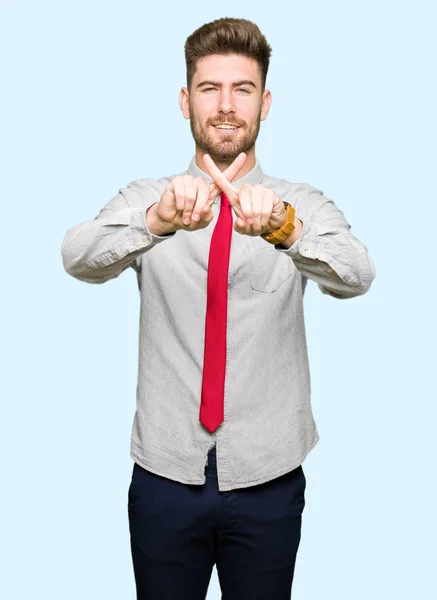 Jovem Homem Negócios Bonito Expressão Rejeição Cruzando Dedos Fazendo Sinal — Fotografia de Stock