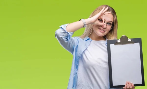 Young Caucasian Business Woman Holding Clipboard Isolated Background Happy Face — Stock Photo, Image