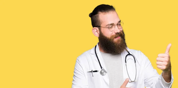 Young Blond Doctor Man Beard Wearing Medical Coat Looking Proud — Stock Photo, Image