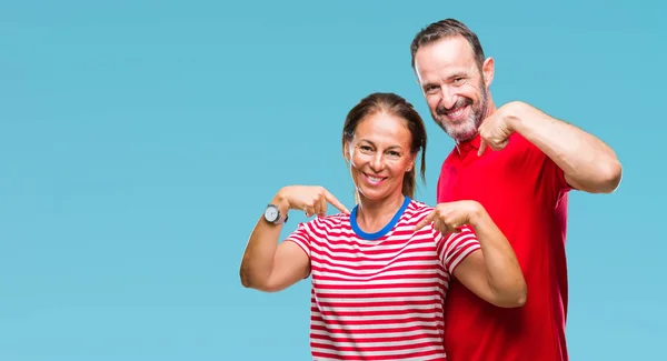 Middle Age Hispanic Couple Love Isolated Background Looking Confident Smile — Stock Photo, Image